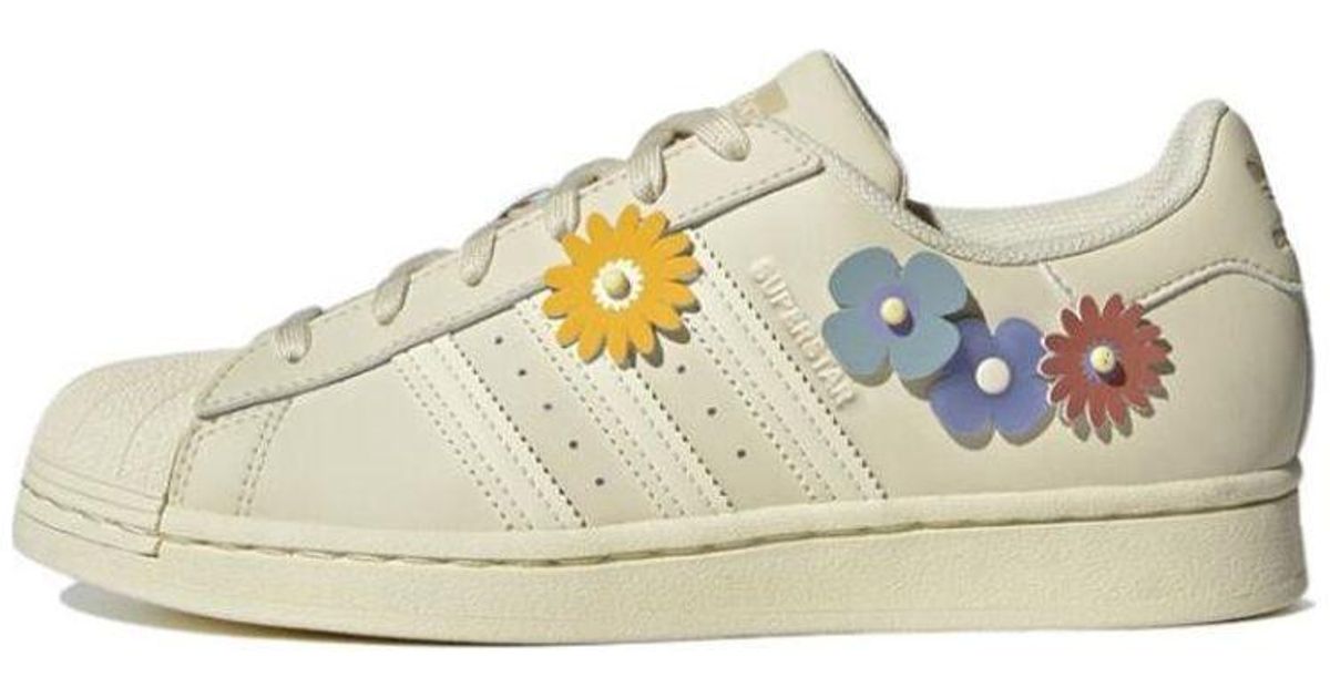 adidas Originals Superstar 'floral - Sand' in White | Lyst