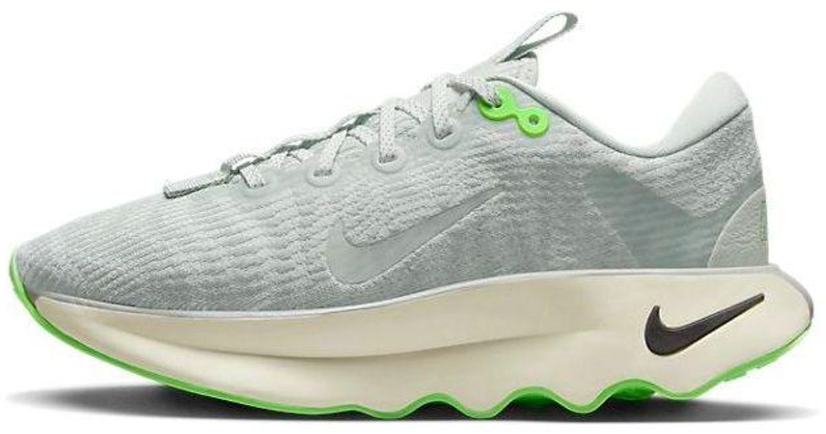 Nike Motiva Running Silver Green Strike' in White | Lyst