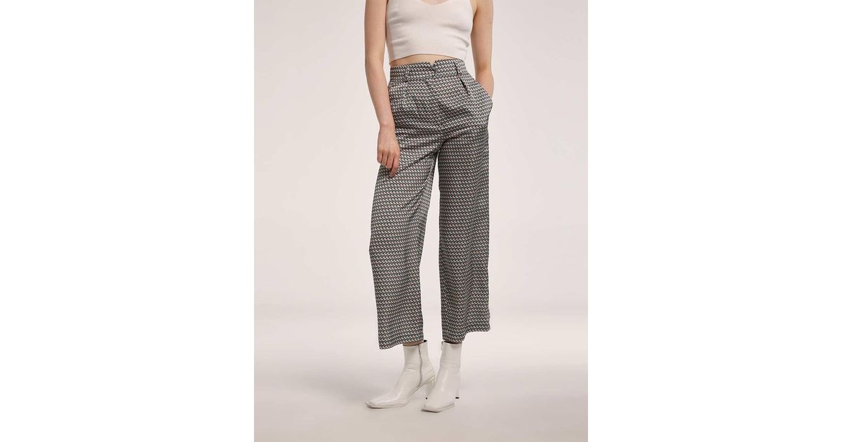 Lattelier Synthetic Geometric Figure 