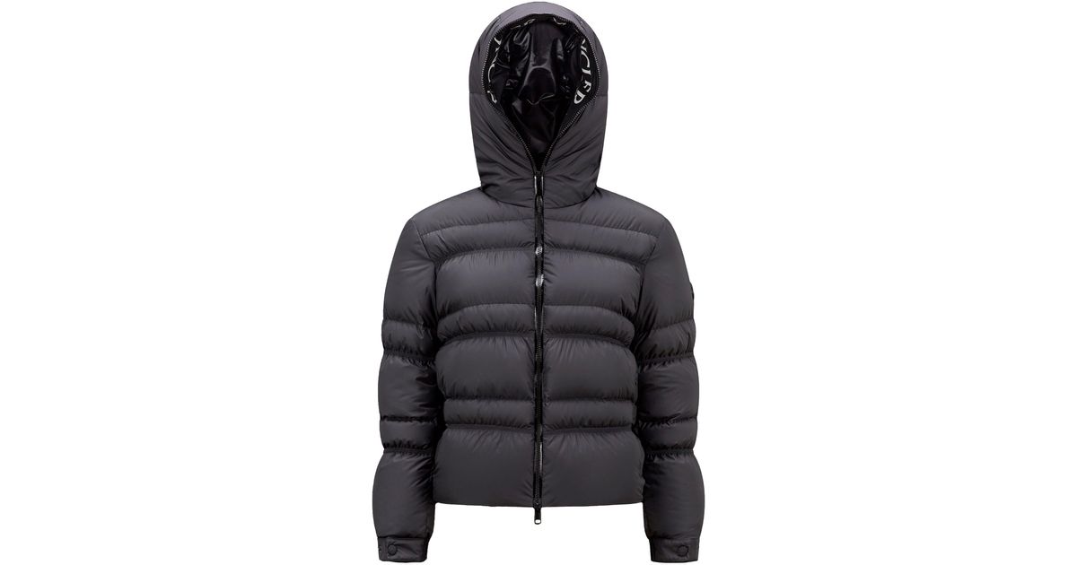 【MONCLER】YSER DOWN JACKET Moncler Yser Short Down Jacket in Black | Lyst