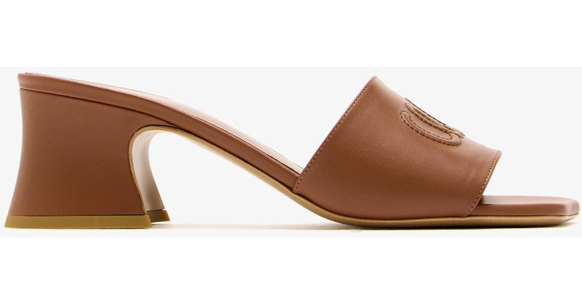 CHLOÉ 26S HIGH-HEELED MULES IN CAMEL BROWN CALFSKIN