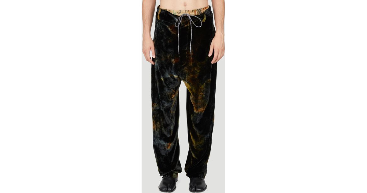 Velvet pants are on the throne of fashion - 7eNEWS