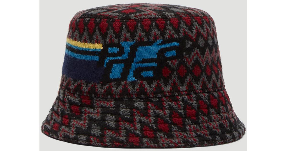 prada wooly hat