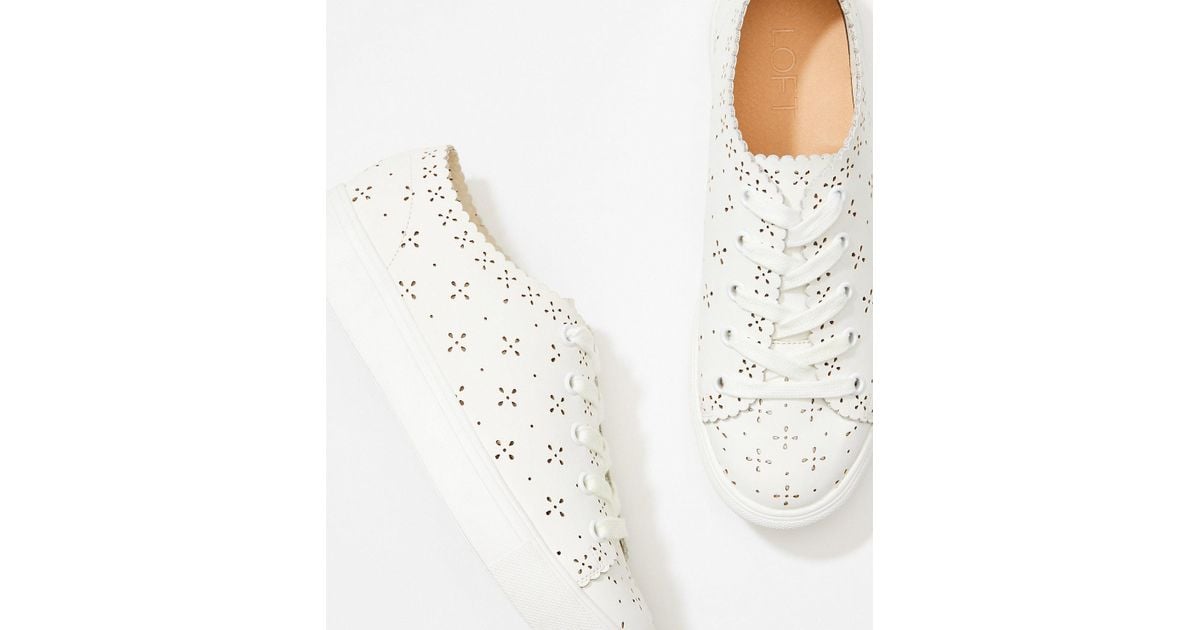 eyelet lace up sneakers