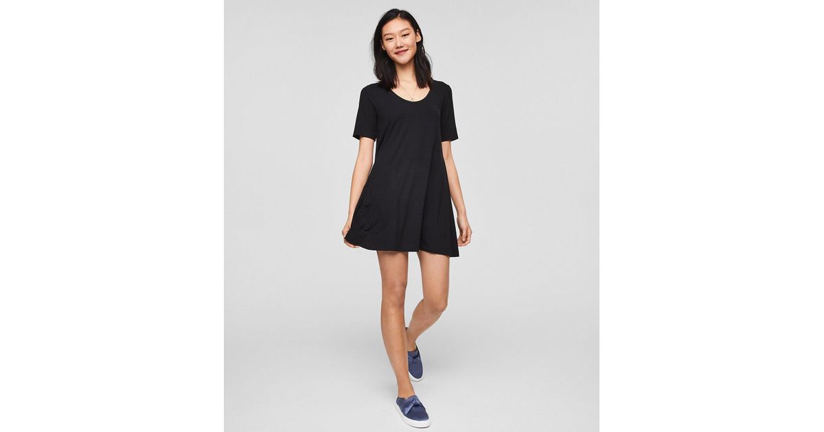 black short sleeve swing dress
