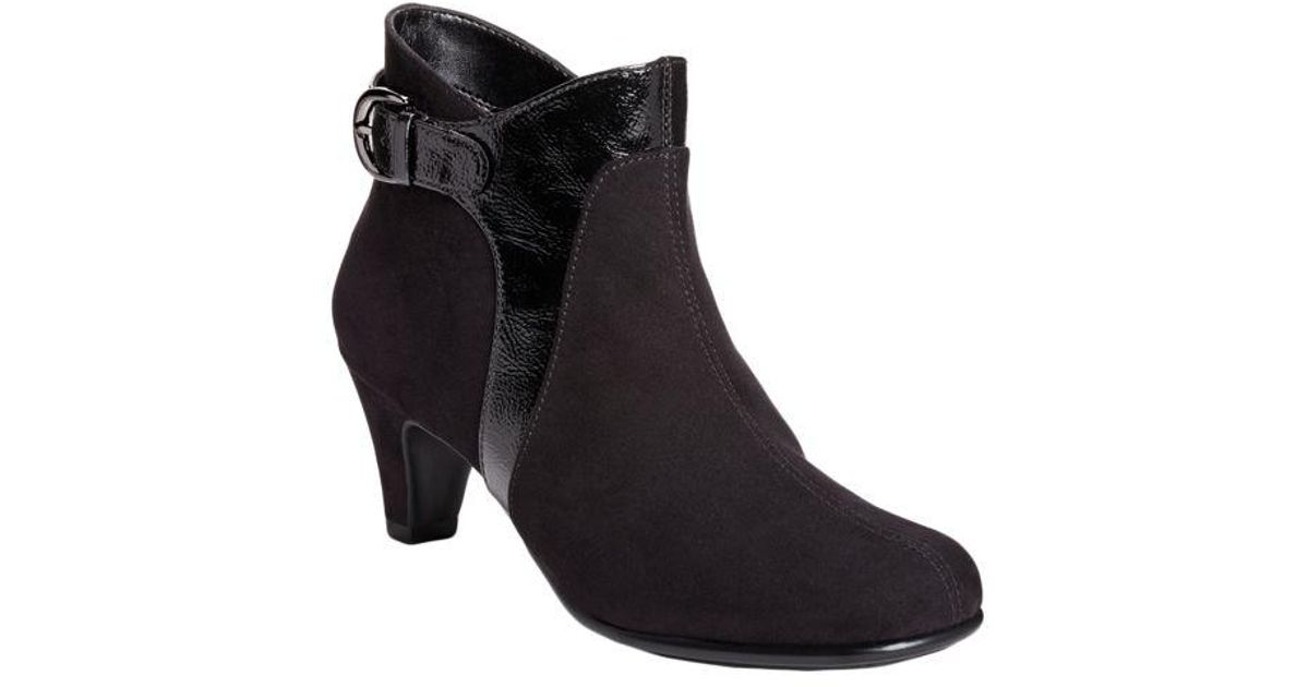 naturalizer daley bootie