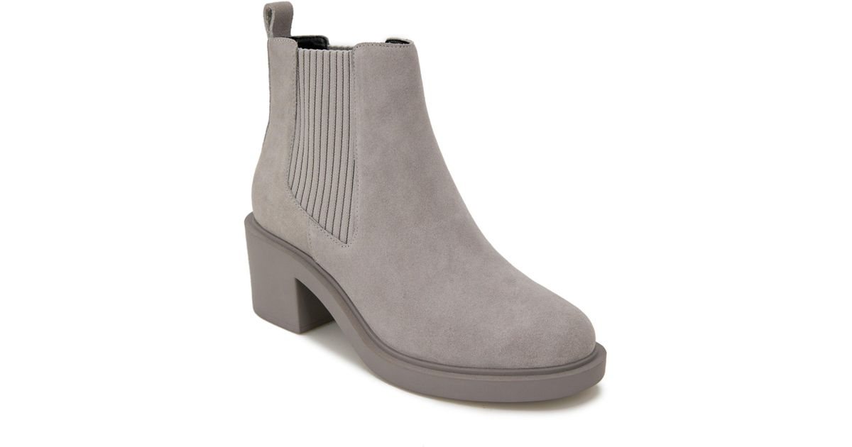Andre Assous Gemma Bootie in Gray | Lyst