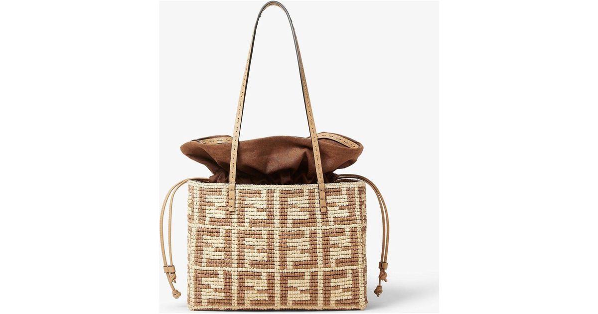 トートバッグ FENDI EMBROIDERED STRAW SMALL ROLL SHOPPING BAG Fendi Embroidered Straw Small Roll Shopping Bag in Natural