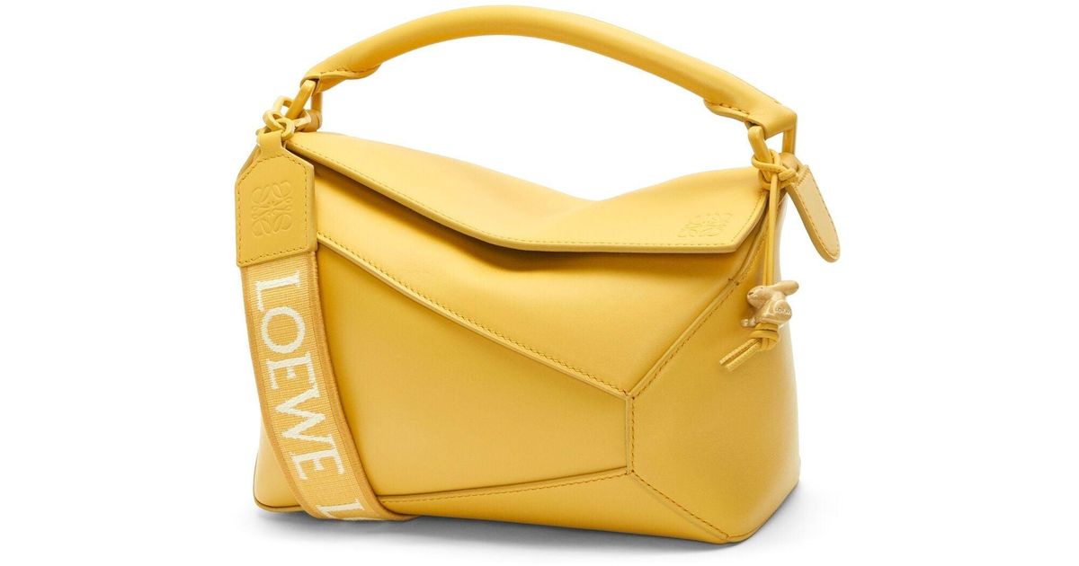 Loewe Puzzle Edge Monochrome Small in Yellow Lyst