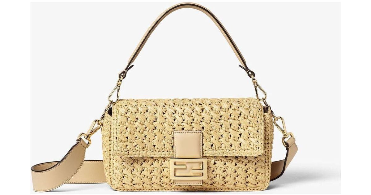 【FENDI】BAGUETTE BAG IN CROCHET VISCOSE FIBER Fendi Viscose Fibre Crochet Medium Baguette Bag in Natural
