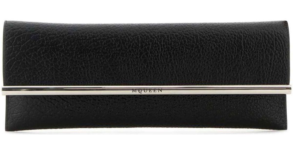 クラッチバッグ ALEXANDER MCQUEEN BLACK LEATHER CROSS B-LONG CLUTCH McQueen Leather Cross B-Long Clutch in Black | Lyst