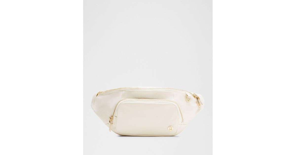 lululemon Everywhere Belt Bag Extra Large 4L in Natural | Lyst lululemon Everywhere Belt Bag Extra Large 4L in Natural | Lyst