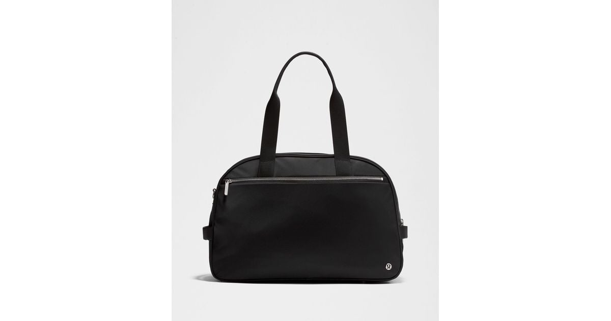 Lululemon City Essentials duffle bag in black