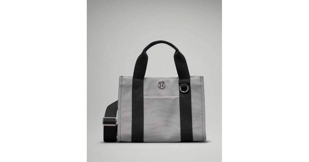 lululemon-athletica-designer- 