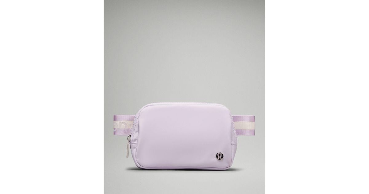 Lululemon Everywhere Wordmark Crossbody Belt Bag 1L - Pink