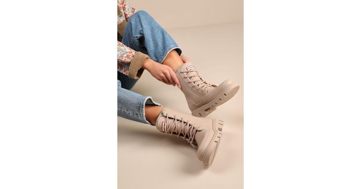 HUNTER Diana Scots Bark Rubber Lace-Up Ankle Rainboots in Natural