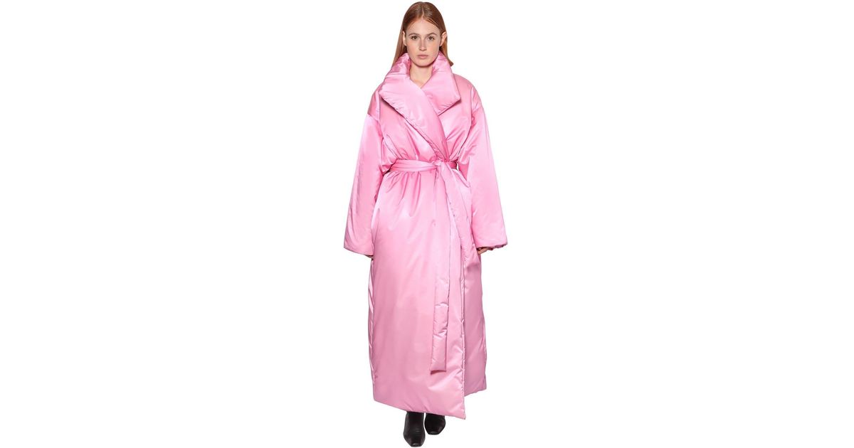 Balenciaga Synthetic Long Belted Nylon Satin Puffer Coat in Pink | Lyst  Australia