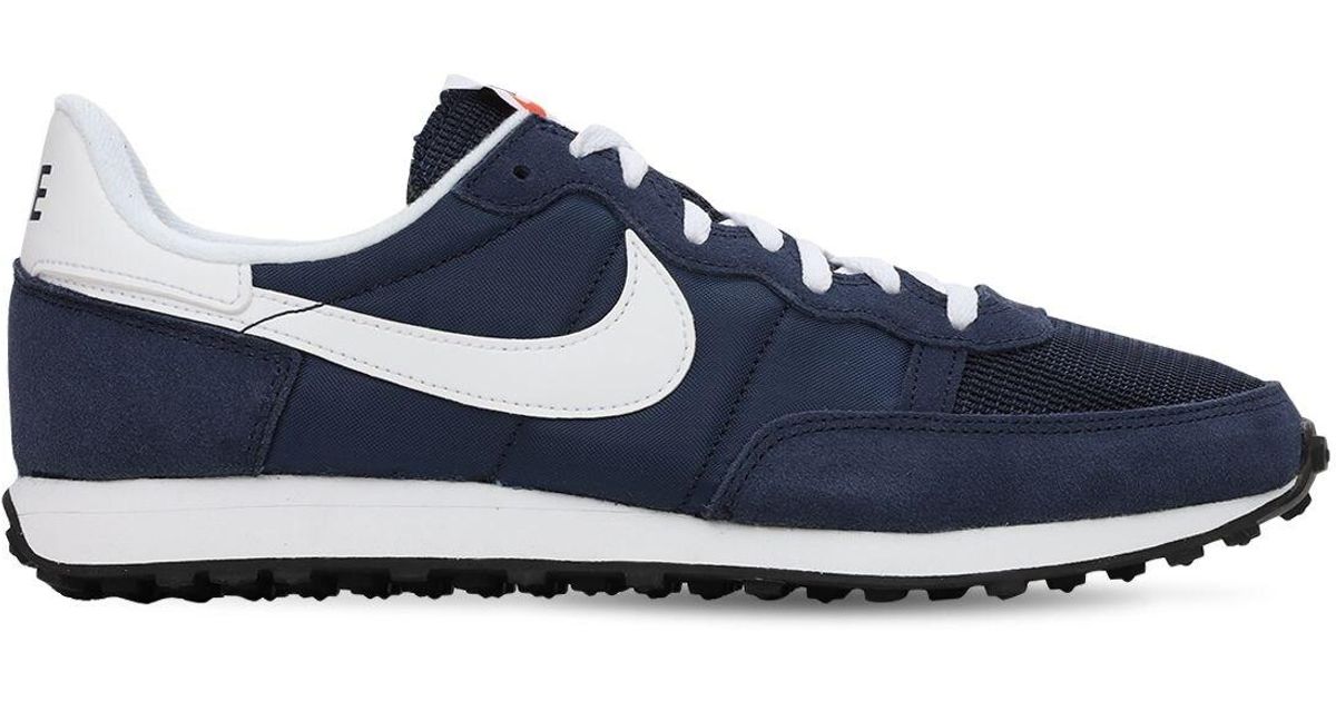 Sneakers \