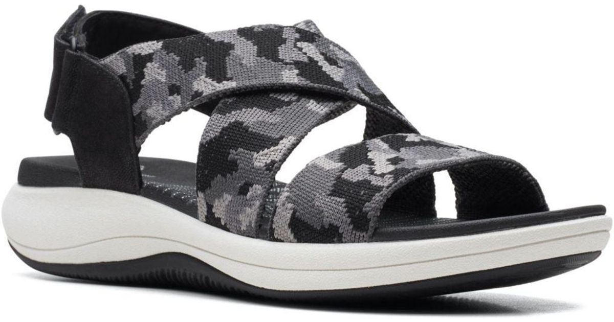 Clarks Cloudsteppers Mira Lily Flat Sandals in Black Lyst