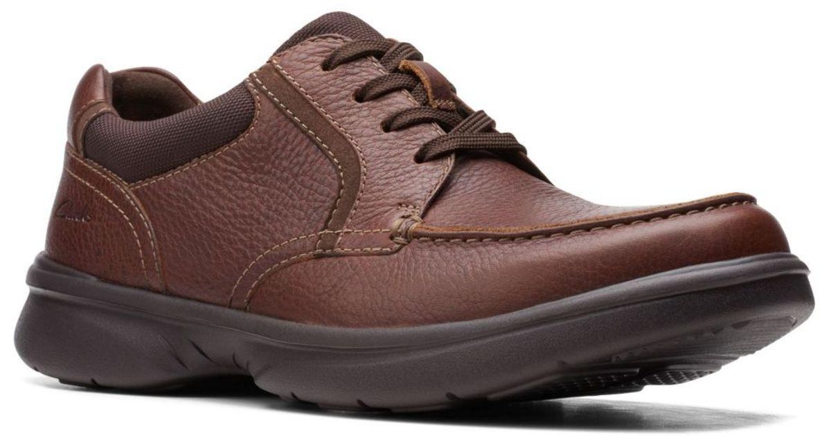 clarks mens bradley mid flat heel lace up boots
