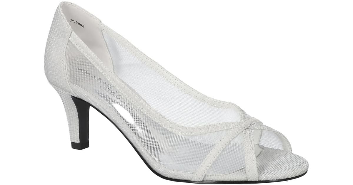 Easy Street Picaboo Slip on Pumps in White Lyst