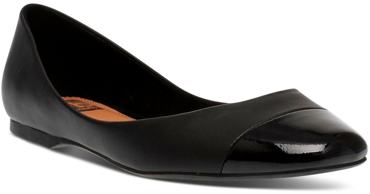 DV by Dolce Vita Melinda Ballet Captoe Flats in Black Lyst