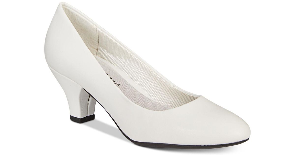 easy street white pumps