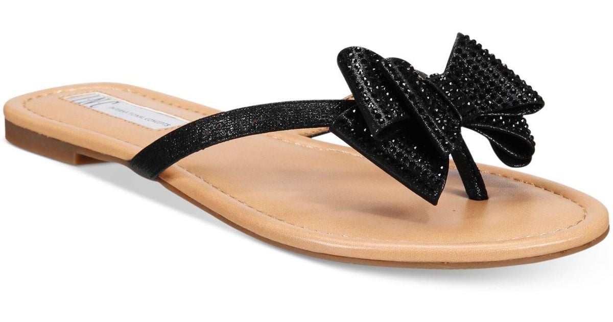 INC International Concepts Women's Mabae Bow Flat Sandals in Black | Lyst