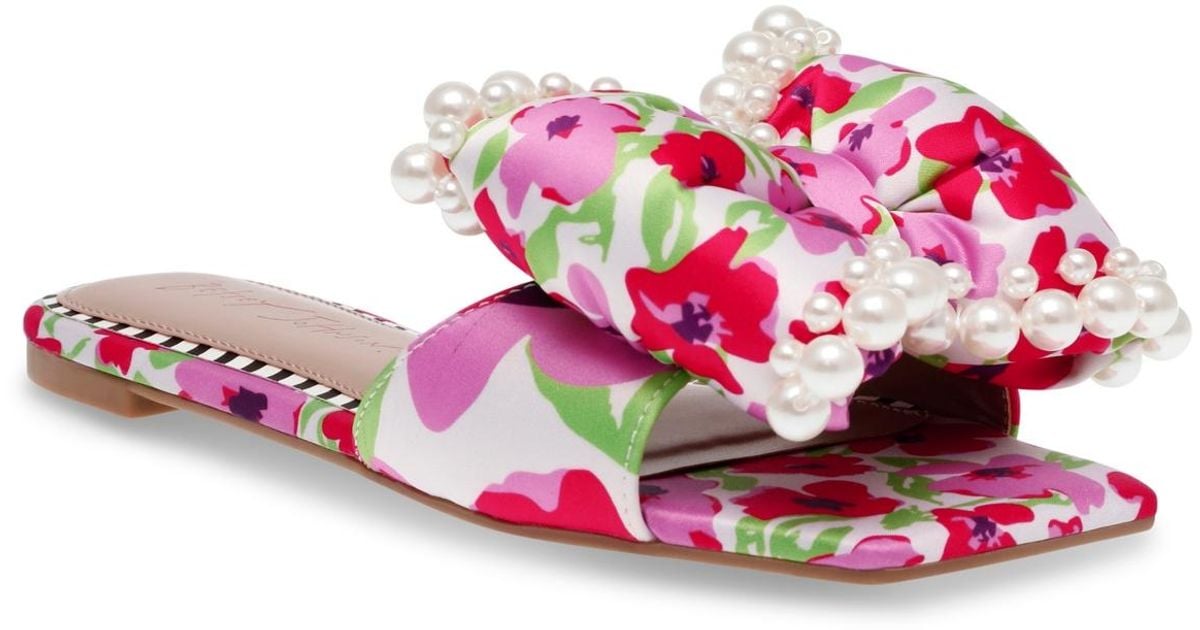 Betsey johnson flip flops best sale