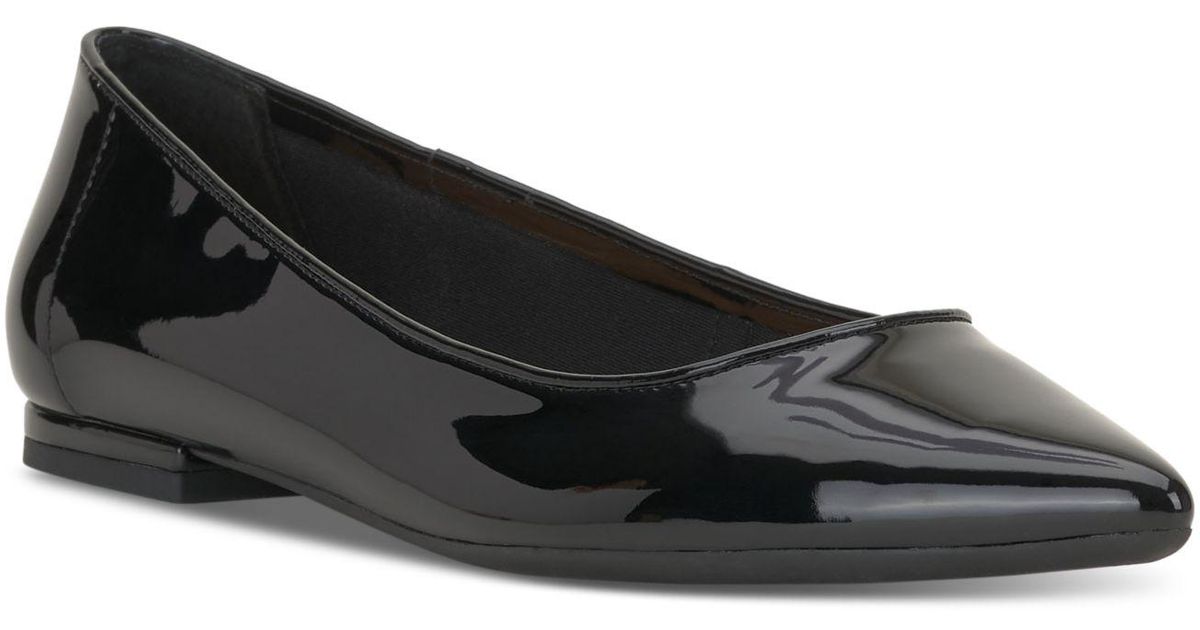 Jessica Simpson Cazzedy Pointed-toe Slip-on Flats in Black | Lyst