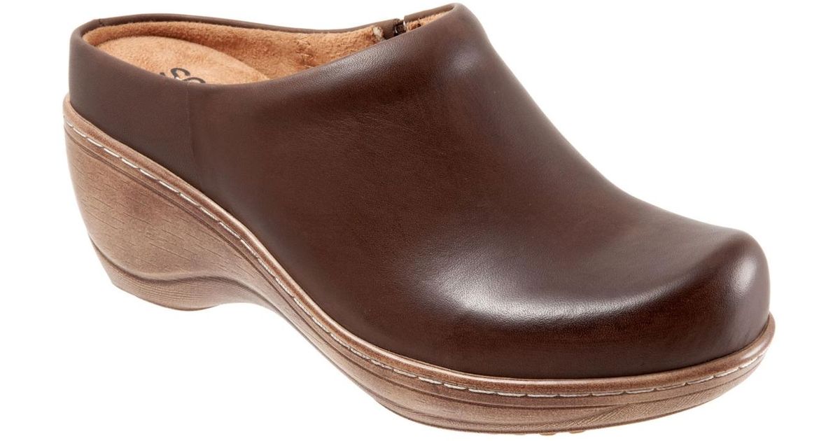 Softwalk Madison Clog in Brown | Lyst
