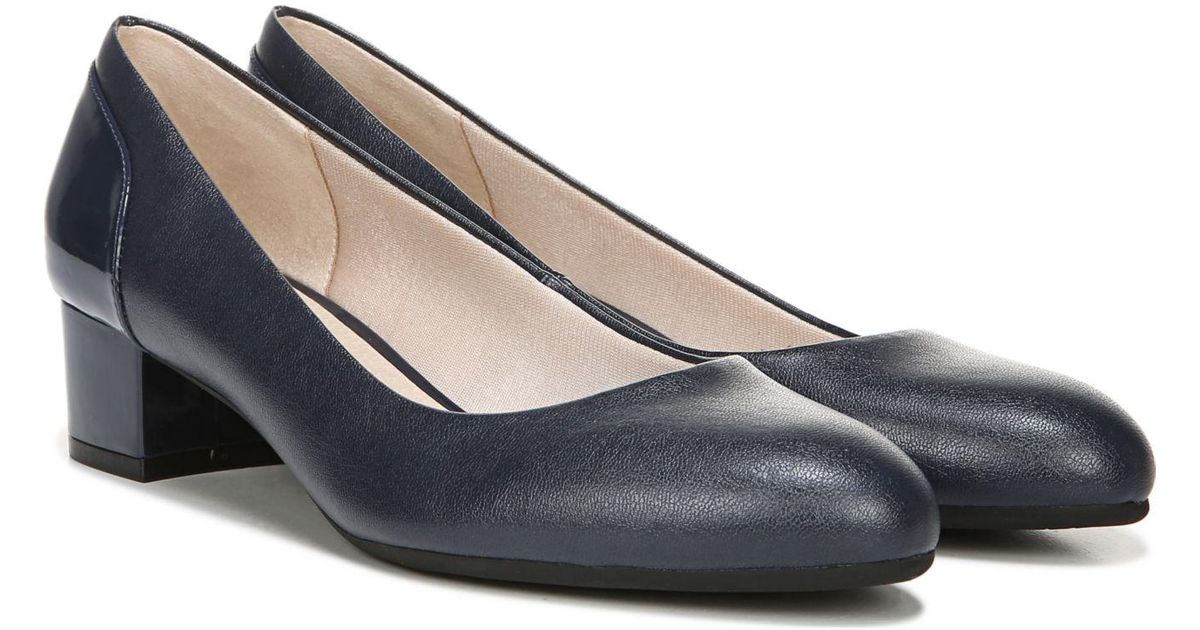 life stride navy pumps