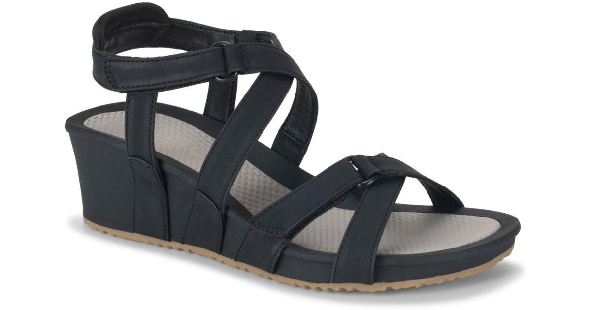 BareTraps Racquel Wedge Casual Sandals in Black | Lyst