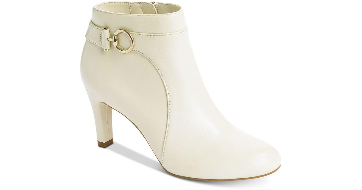 bandolino longo ankle booties