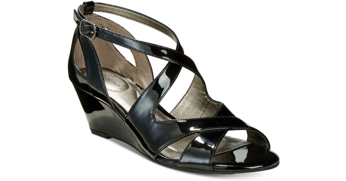 bandolino black wedges