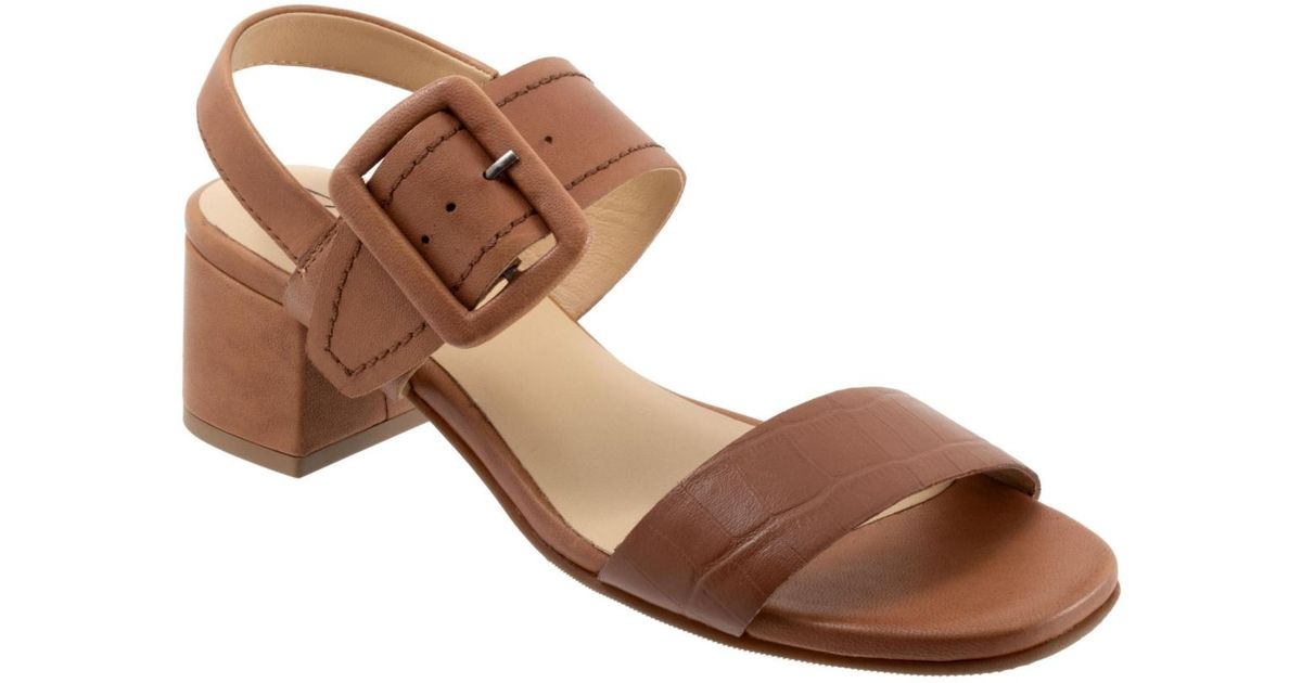 Trotters Laila Sandal in Brown | Lyst