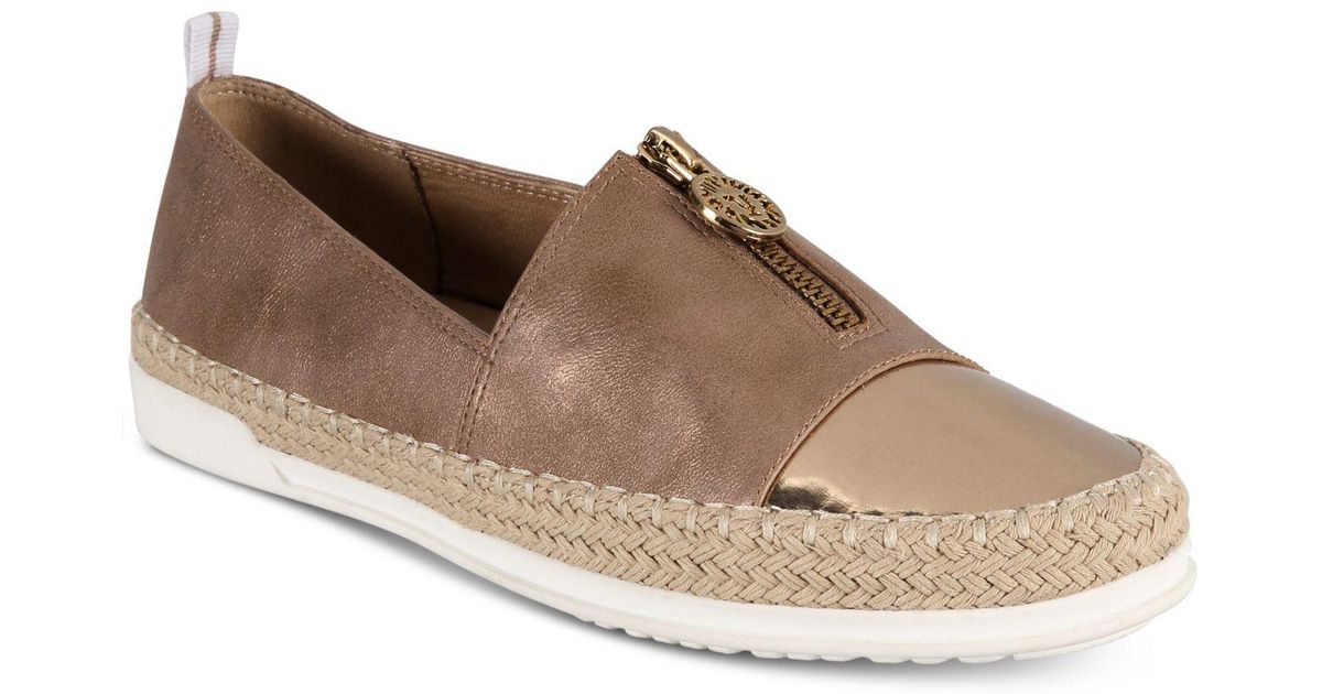 Anne Klein Zetta Flats Lyst