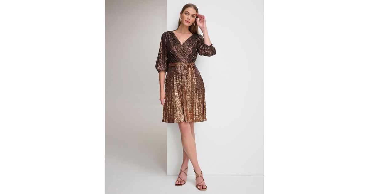 green emerald velvet dress Karma Long Sleeve Keyhole Back Sequin Dress Gold Selfie Leslie