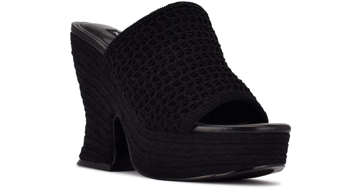 Nine West Fairgame Platform Sandals in Metallic - Lyst