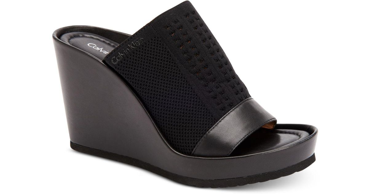 hazel zip wedges