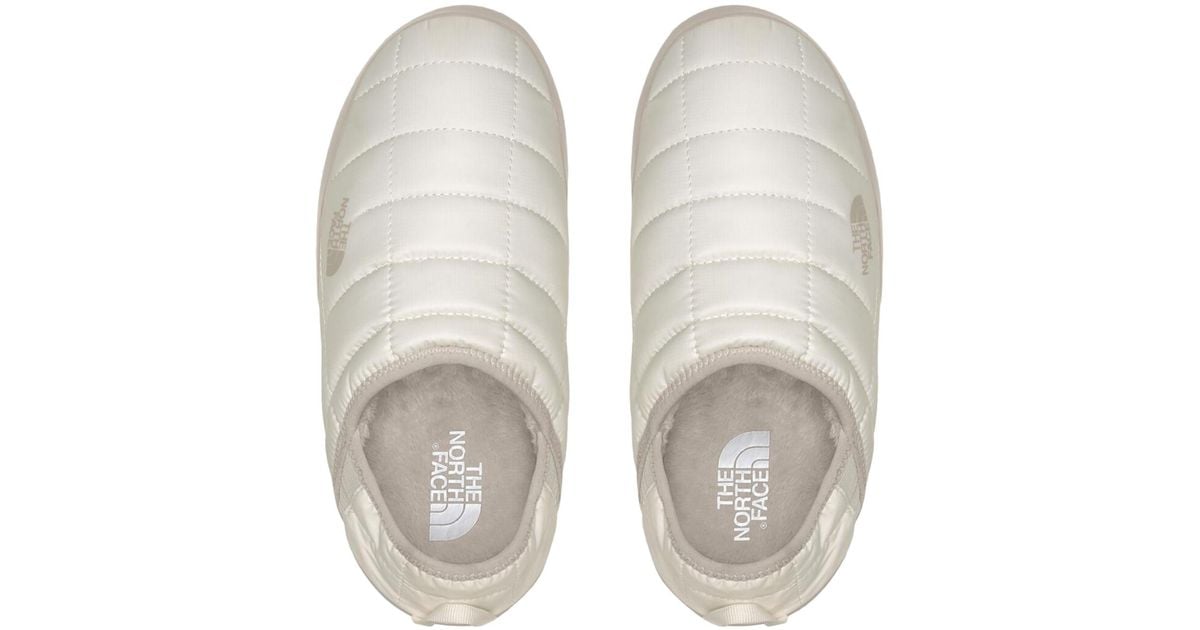The North Face Thermoball Traction Slippers in White | Lyst
