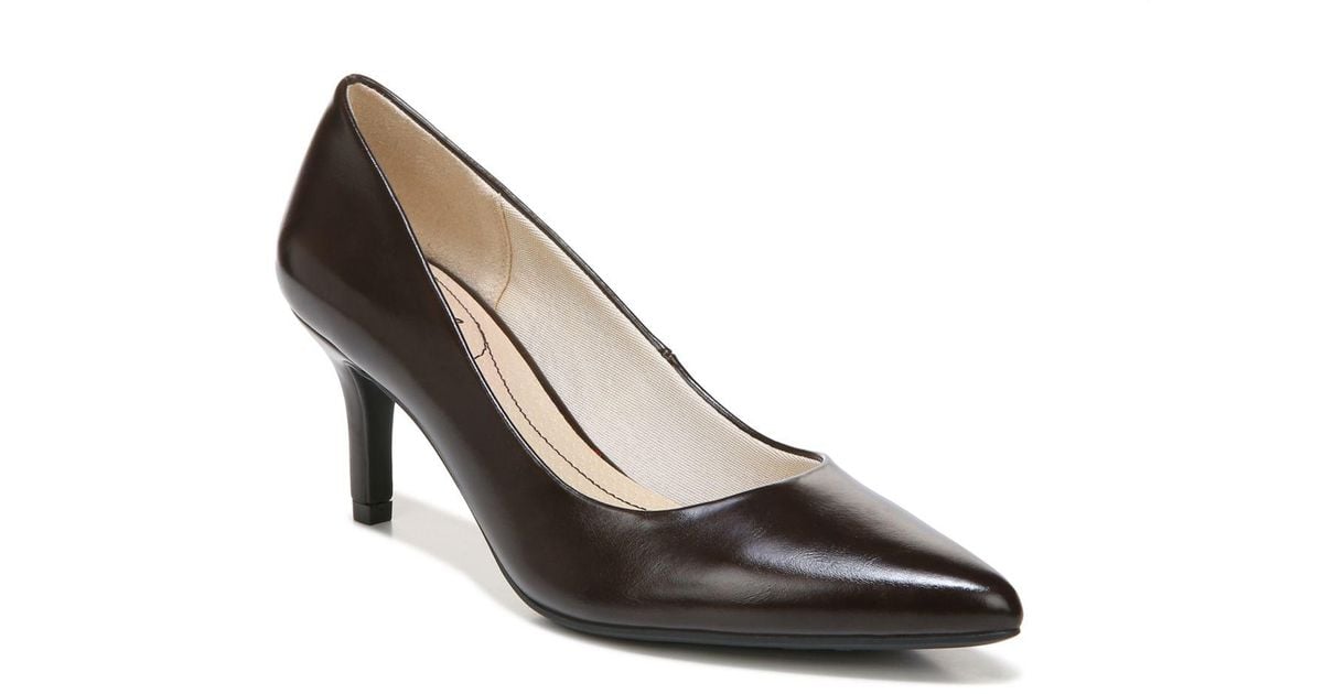 LifeStride Sevyn Pumps in Brown Lyst