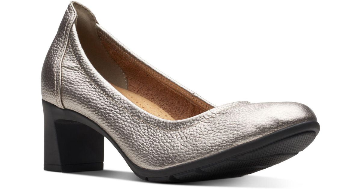 Clarks Leather Neiley Pearl Slipon Pumps in Pewter Metallic (Metallic