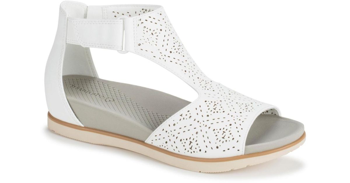 BareTraps Samira Wedge Sandals in White Lyst
