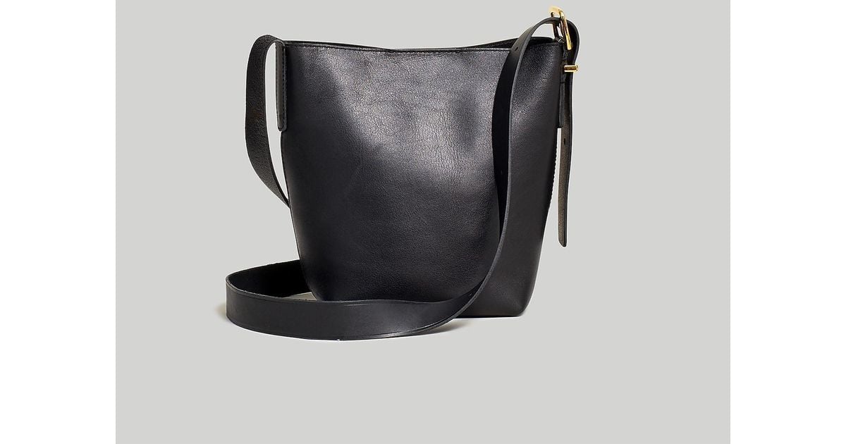 MW The Essential Mini Bucket Tote In Leather in Black