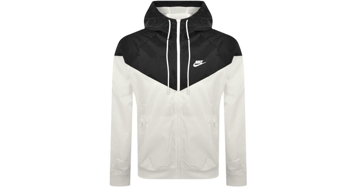 Nike jacket windrunner hot sale black and white