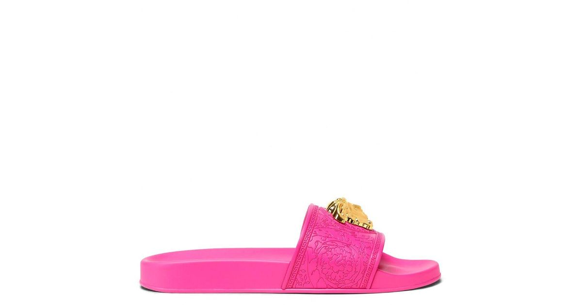 Versace Rubber Pool Slide With Medusa Logo in Fuchsia (Pink) Lyst