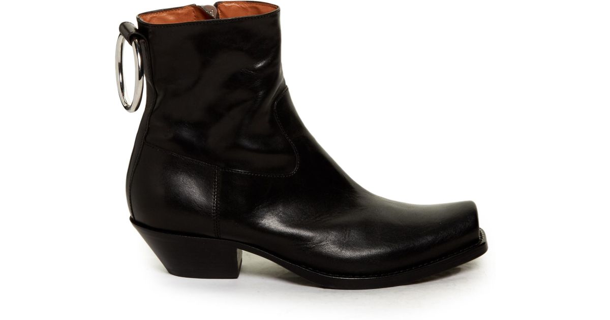 boots with metal ring