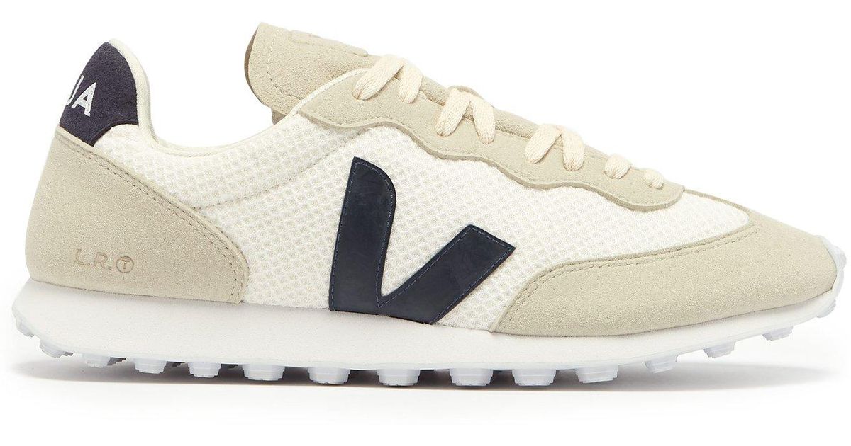 technical trail running shoes
