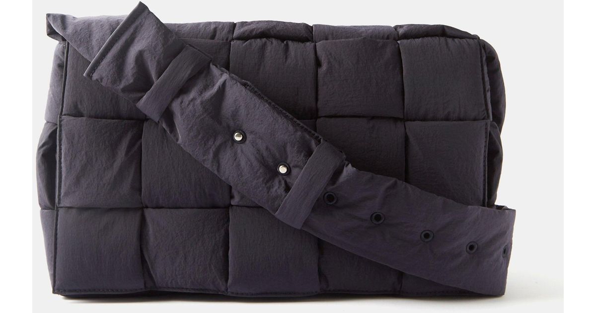 Bottega 合成繊維 カセット ペーパーナイロンバッグ カラー ブルー メンズ Lyst